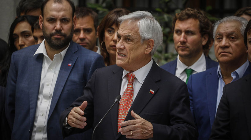Presidente Piñera visitó a civil herido en manifestaciones