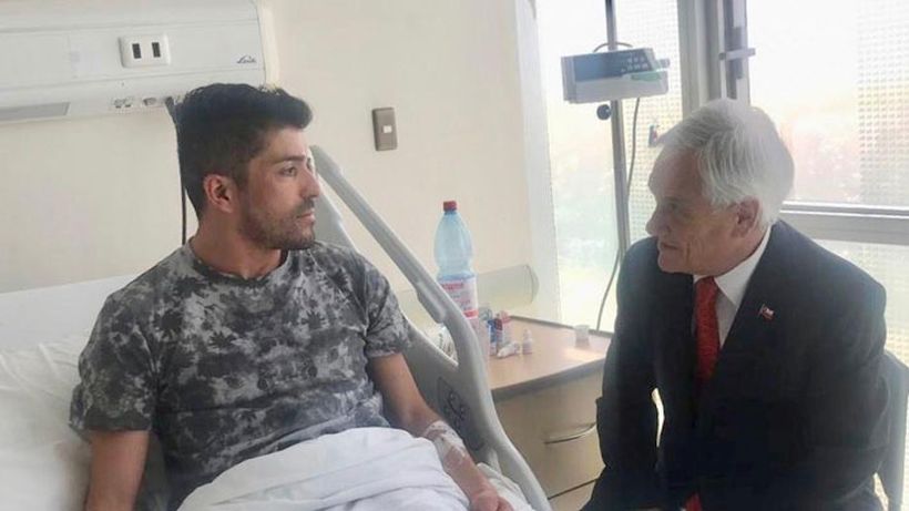 Presidente Piñera visitó a civil herido en manifestaciones