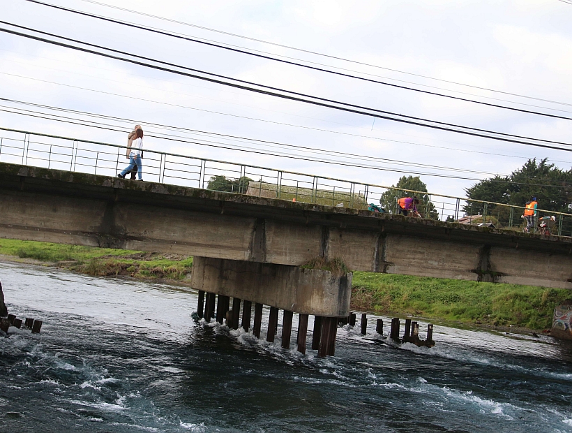 Municipio de Llanquihue prohibió el paso de camiones por 