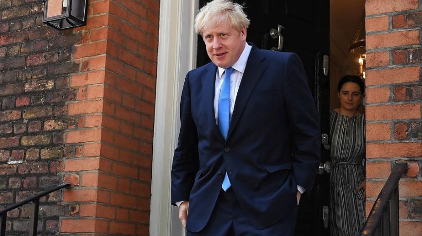 [VIDEO] Boris Johnson generó polémica por parodiar éxito del cine para campaña del Brexit