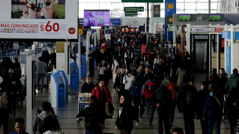 Se alcanza récord de pasajeros en el Aeropuerto de Santiago: 24 millones de personas durante el año