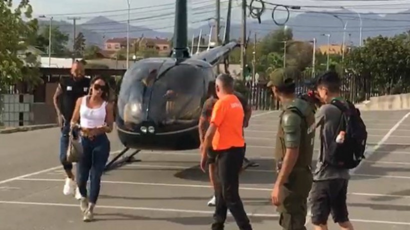 [VIDEO] Arturo Vidal llegó en helicóptero al Estadio Monumental para ver partido de Rodelindo Román