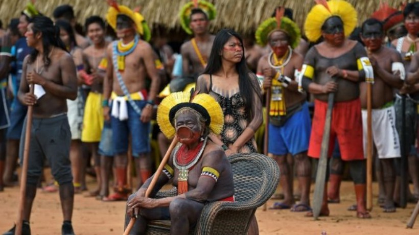 Indigenas de Brasil acusan que Bolsonaro esta realizando 