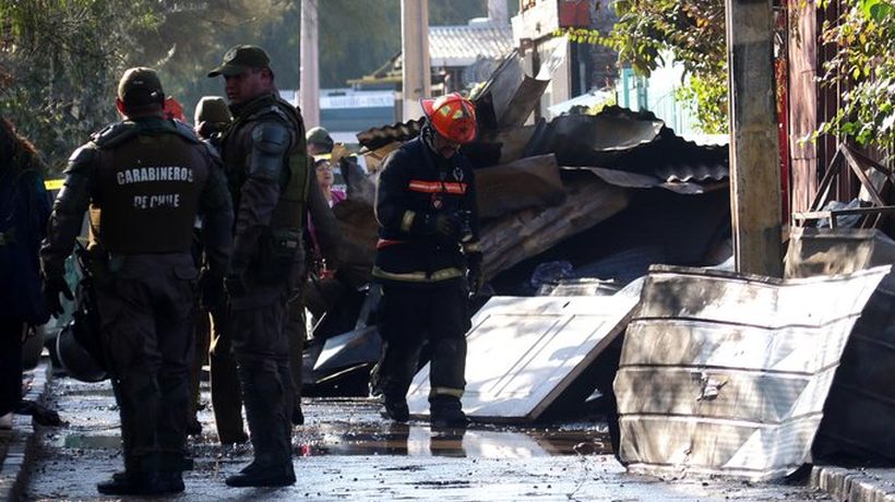 Incendio en supermercado de San Ramón dejó una víctima fatal: recinto había sido saqueado