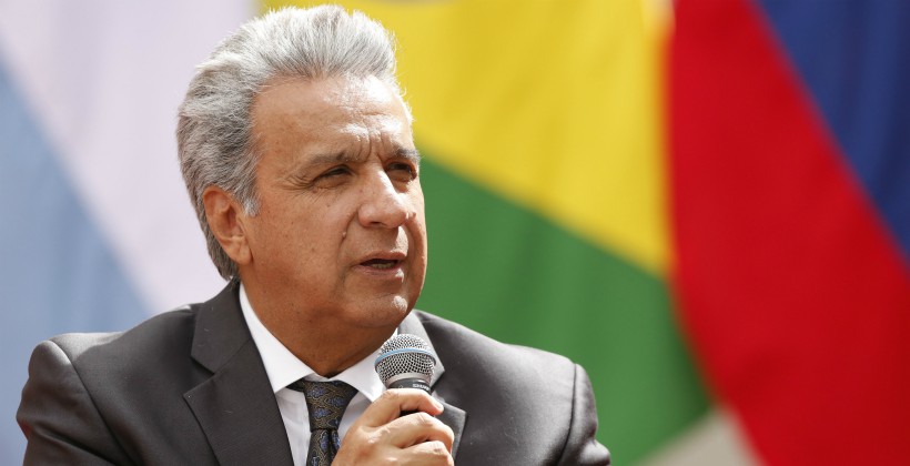 Presidente de Ecuador se disculpa tras decir que las mujeres 
