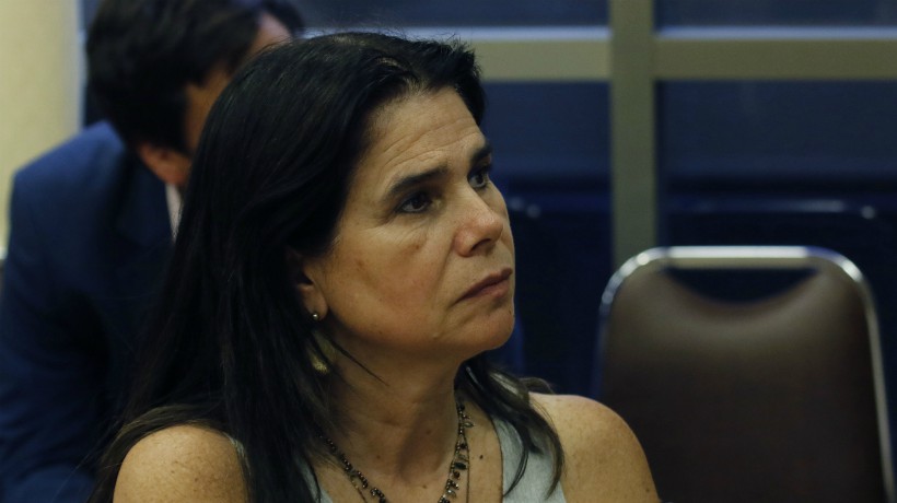 Diputada Ossandón busca prohibir la aplicación Grindr por venta de drogas