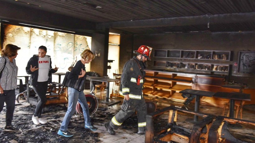 Café Literario de Providencia sufrió grabe incendio y detiene su reinauguración de marzo