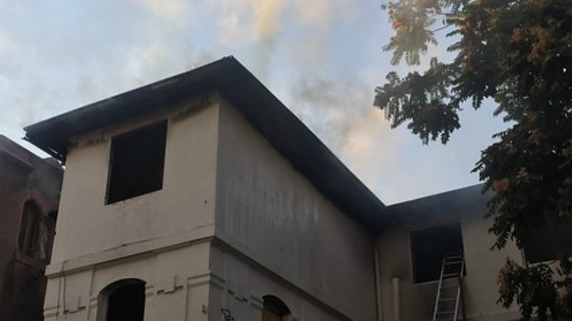 Incendio afectó nuevamente a edificio patrimonial de la Universidad Pedro de Valdivia