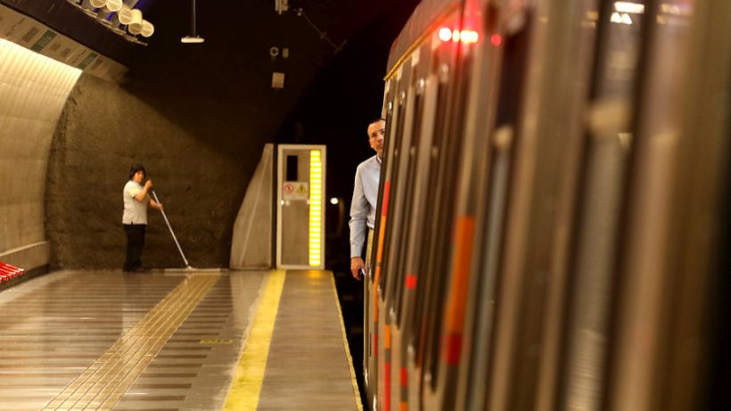 Metro cierra varias estaciones por incidentes y manifestaciones en el exterior