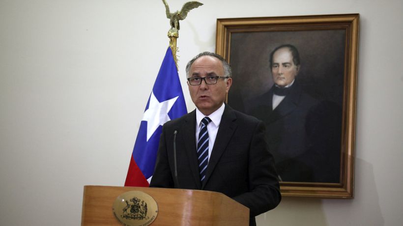 Canciller confirmó que cerca de 4.000 chilenos se encuentran varados en distintos puntos del mundo sin poder regresar.