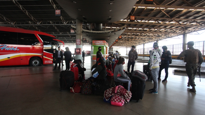 Ministra Hutt espera la reanudación de buses interurbanos suspendidos tras instalación de aduanas sanitarias en terminales