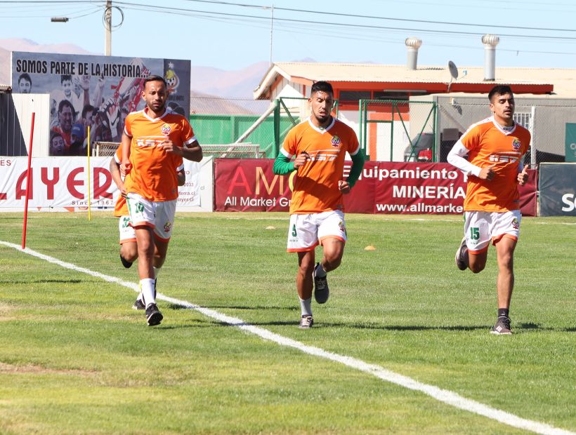 Cobresal suspendió sus entrenamientos en el estadio El ...