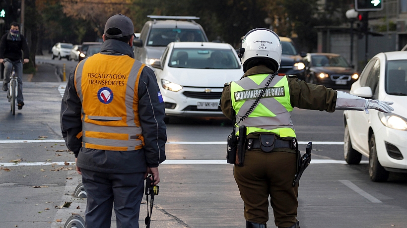 Ministerio de Transportes reitera vigencia de la restricción vehicular para Santiago