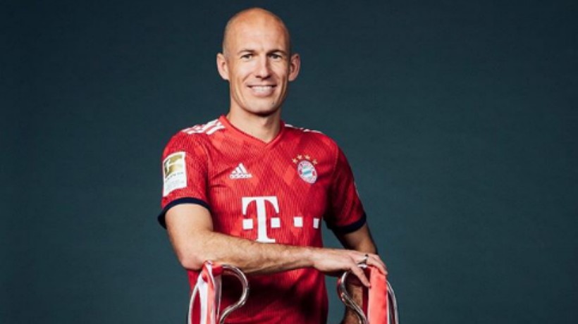 Arjen Robben no descarta volver a jugar la próxima temporada