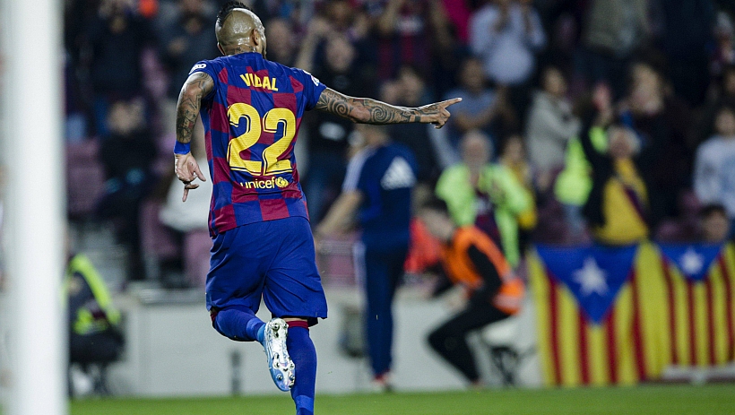 Vidal abrió de cabeza el camino del triunfo del Barcelona sobre Mallorca