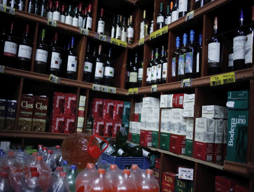 Hogar de Cristo pidió al Gobierno excluir al alcohol de los bienes esenciales