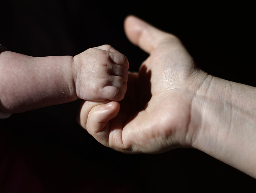 Gobierno y Comisión del Trabajo del Senado llegaron a un acuerdo por postnatal: Crean licencia preventiva parental