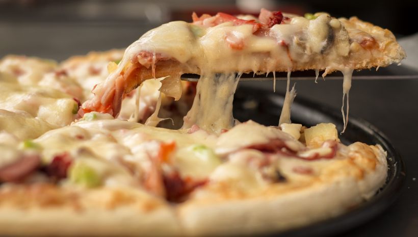 [FOTO] EE.UU.: Pareja pidió una pizza y lo que encontraron tras abrirla se hizo viral