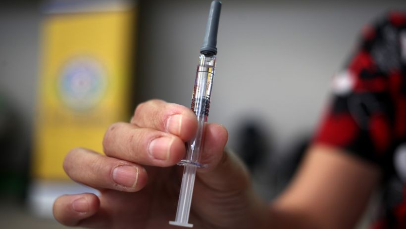Paris se refiere a laboratorio que podría probar vacuna Covid-19 en Chile y espera aporte de al menos 10 millones de dosis