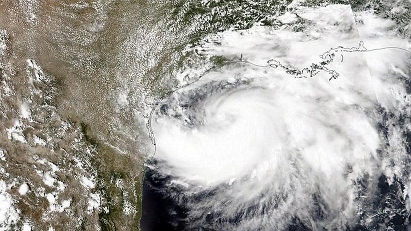 Huracán Hanna azota a un Texas complicado por repunte en casos de COVID-19