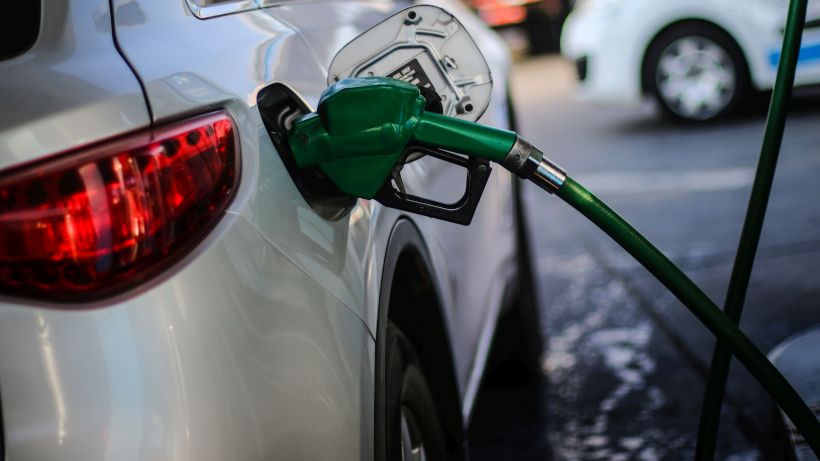ENAP previó baja de $6 por litro en las gasolinas a partir de este jueves