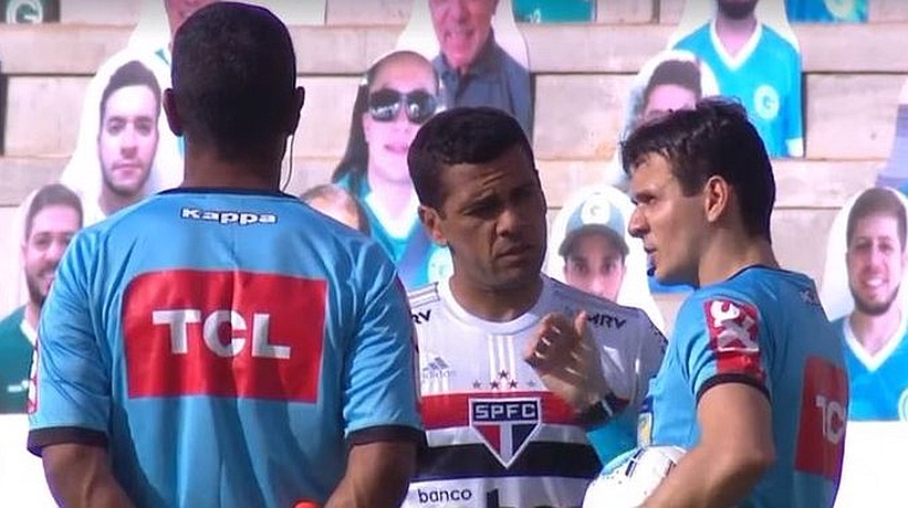 Increíble: partido entre Sao Paulo y Goias es suspendido con jugadores ya en la cancha por masivos contagios de Covid-19