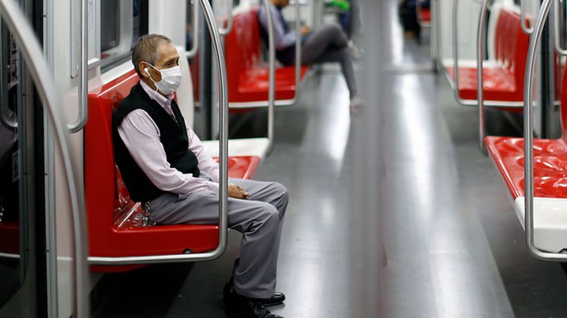 Metro de Santiago anunció que extenderá su horario de cierre desde este viernes