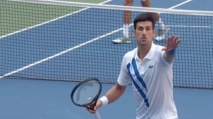 [VIDEO] Descalifican del US Open a Djokovic tras darle un pelotazo a una jueza de línea