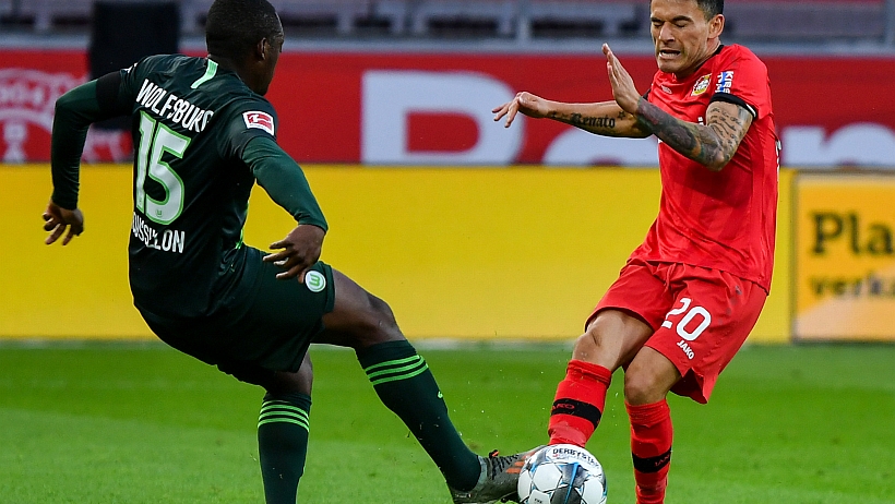 Charles Aránguiz fue titular y vio la amarilla en empate del Leverkusen