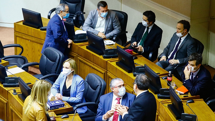 Senadores de oposición piden reforma estructural de Carabineros: 