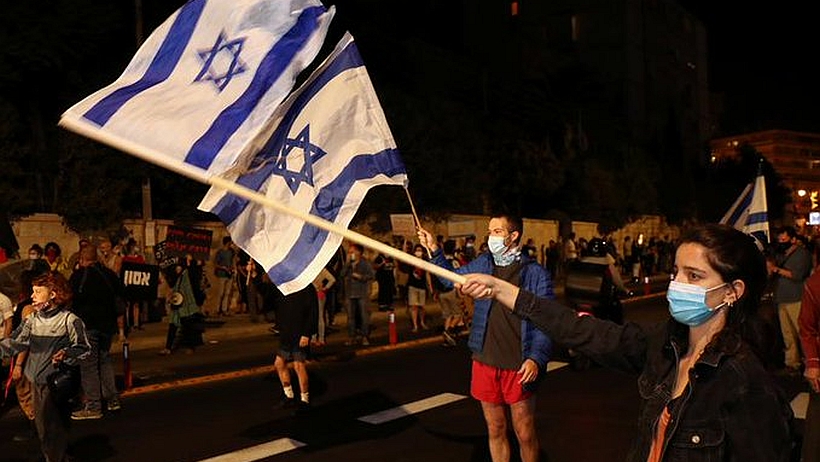 Masivas protestas contra Netanyahu se toman Israel pese al confinamiento por Covid-19