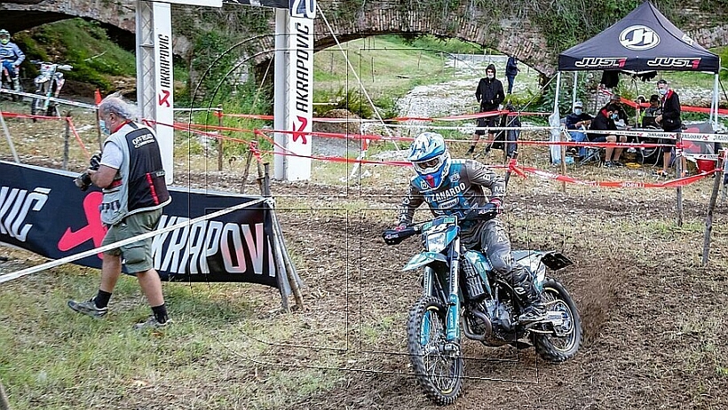 Chileno Ruy Barbosa tiene grave accidente pero terminó la carrera en el 'Campionato Assoluti d'Italia'