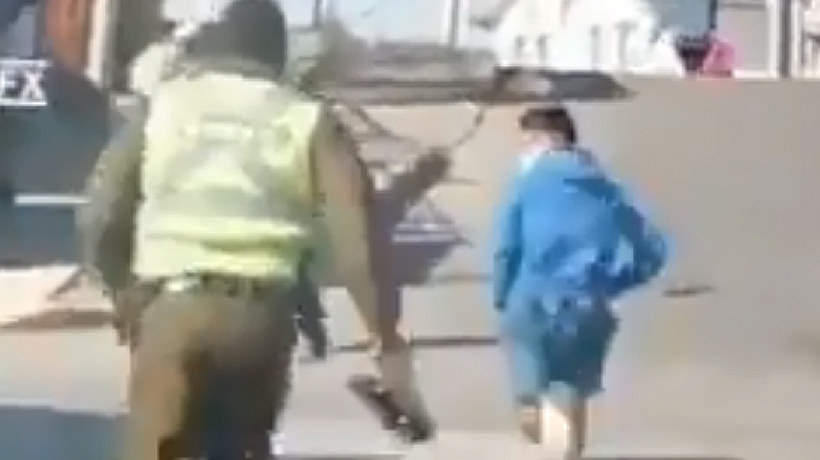 [VIDEO] Hombre escapó corriendo de carabineros para evitar ser vocal de mesa en Coquimbo