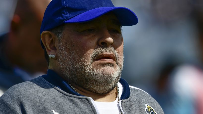 Maradona quedará bajo custodia de sus hijas y médicos