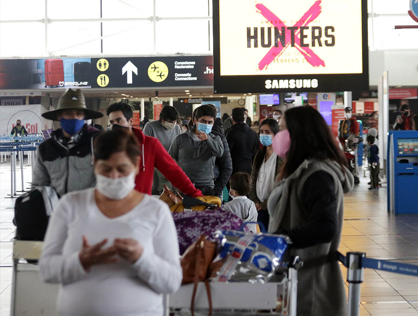 Gobierno oficializa decreto para permitir llegada de extranjeros al Aeropuerto de Santiago