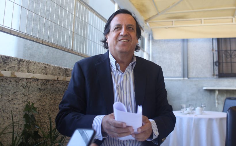 Víctor Pérez presentó su candidatura a la presidencia de la UDI