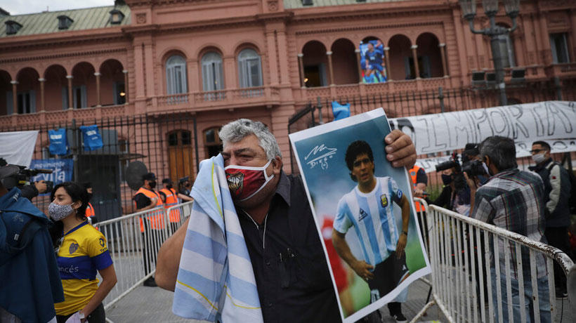 Diego Maradona está siendo velado en la Casa Rosada