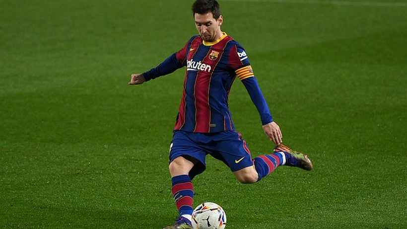 Messi volvió a salvar al Barcelona que se encuentra en medio de su peor momento en años