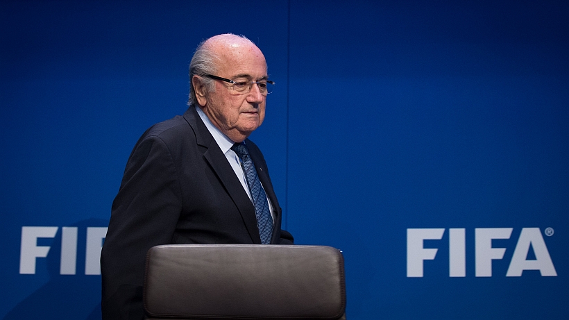La FIFA denuncia penalmente a Blatter por 
