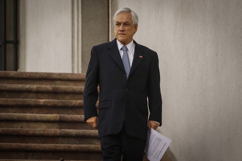 Gobierno confirmó la postergación de la gira internacional del Presidente Piñera Gobierno confirmó la postergación de la gira internacional del Presidente Piñera