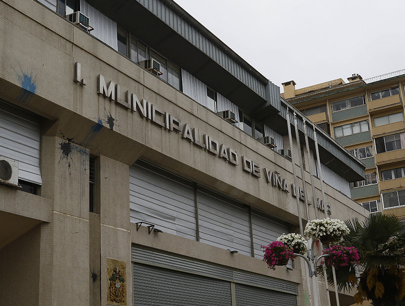 Reginato y Ripamonti debaten renuncia de honorarios en Viña del Mar