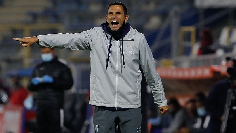 Gustavo Poyet se lanzó contra periodista: "Tienes mucha suerte de trabajar en Chile en otro lado del mundo no trabajabas" Gustavo Poyet se lanzó contra periodista: "Tienes mucha suerte de trabajar en Chile en otro lado del mundo no trabajabas"