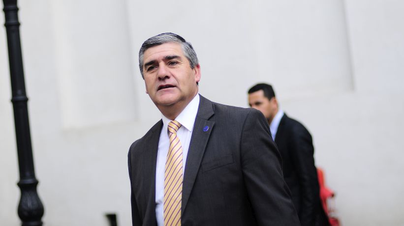Carlos Chandía se mantiene estable y conectado a ventilación mecánica