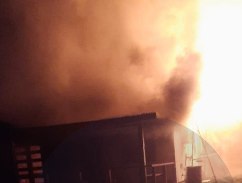 Al menos dos inmuebles quedaron destruidos tras ataque incendiario en Cañete