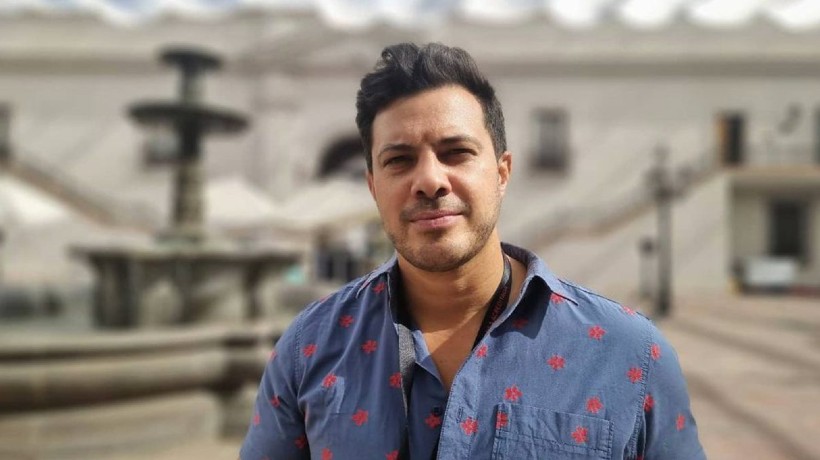 Simón Oliveros tras volcar su vehículo en Ñuñoa: "Estoy ileso gracias a Dios"