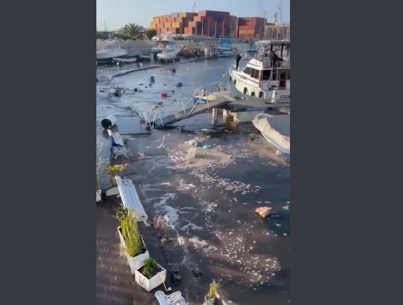 [VIDEO] Alerta Tsunami: mar sobrepasó zona peatonal del Puerto y Caleta Caramucho en Iquique