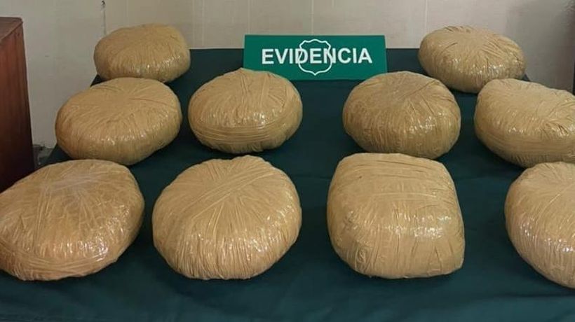 Detienen en Colchane a dos mujeres que transportaban 10 kilos de droga en su equipaje