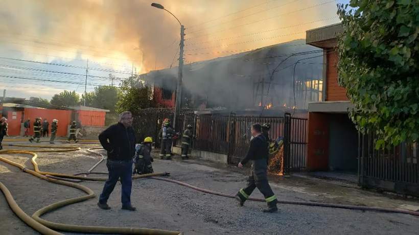 Un incendio destruyó dos viviendas en Hualpén