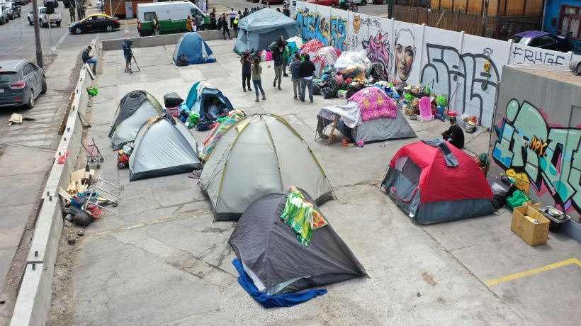 ONG denuncia que refugio de Lobito no tiene las “condiciones mínimas” para acoger a migrantes de Iquique
