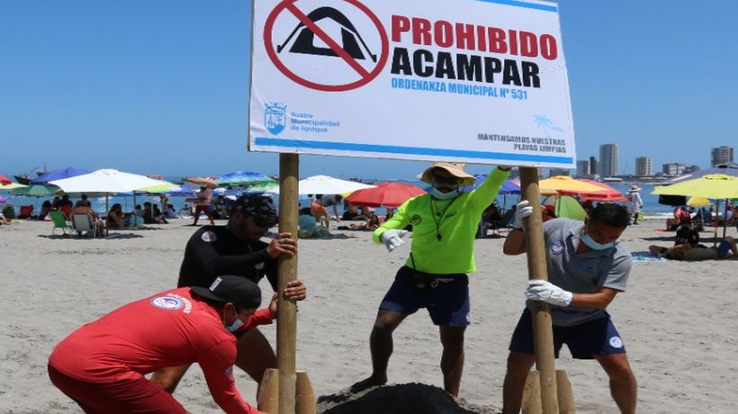 Municipio instala letreros para evitar que personas acampen en Cavancha